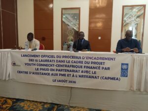 Cérémonie de lancement du programme Youth Connekt Centrafrique, organisée le 5 août 2026 à Bangui. Quinze jeunes porteurs de projets innovants reçoivent un accompagnement technique et financier du gouvernement centrafricain et du PNUD pour transformer leurs initiatives en entreprises viables.